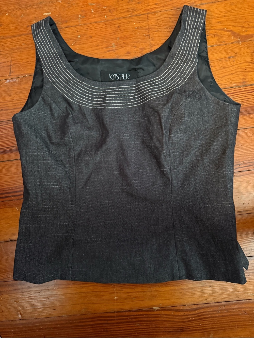 Kasper Black Sleeveless Scoop-Neck Shell with Contrast Stitching